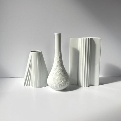 Thomas Keramik, White Porcelain Rounded Linear Vase